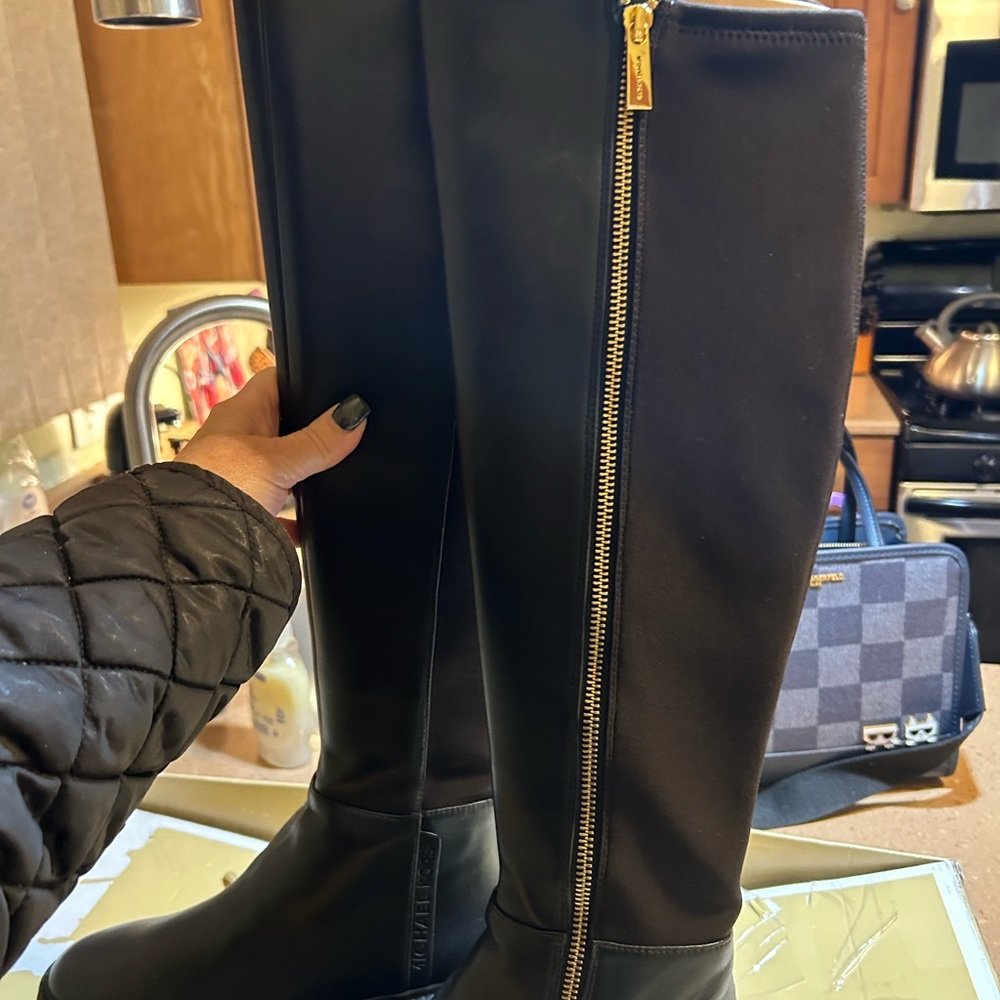 Michael Kors, Boots, NWT, Black Ridley Boot, Size 6, Fabulous Boots. - Picture 8 of 12